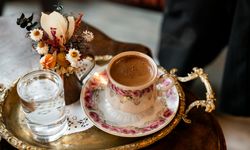Kahvenin Yanında Neden Soğuk Su İkram Edilir? Gelenekten Daha Fazlası