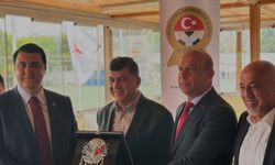 Umut Yılmaz'dan Fadıloğlu'na Plaket