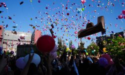 Gökyüzüne Binlerce Balon Uçuruldu