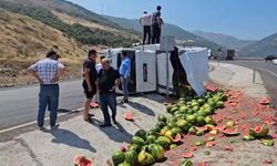 Gaziantep’te Virajı Alamayan Kamyonet Yan Yattı