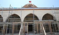 Tarihi Cami'de Restorasyon Çalışmaları Sürüyor