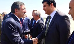 Umut Yılmaz, Cumhurbaşkanı Yardımcısı Yılmaz’ı Karşıladı