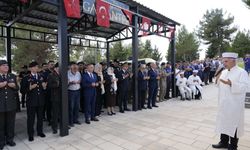 Şahin, Şehit Kabirlerini Ziyaret Etti