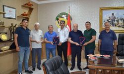 Sezonun İlk Antep Fıstığı Altınla Taçlandı