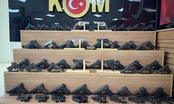 Otomobilin Motorundan Cephanelik Çıktı!