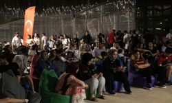 Gaziantep’te Binlerce Kişi Gökyüzüne Kilitlendi