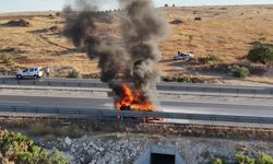 Gaziantep’te Seyir Halindeki Otomobil Küle Döndü!