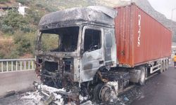 Gaziantep’e Gelen Tır Alevlere Teslim Oldu