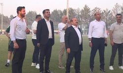 Yöneticilerden Takıma Moral Ziyareti