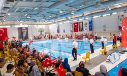 Gaziantep’te Yüzlerce Çocuk Havuzda Başladı!