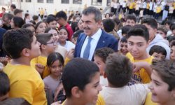 Bakan Tekin’den Sürpriz Okul Ziyareti