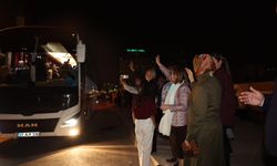 Gaziantep’te 41 Yıllık Evliler Umreye Uğurlandı