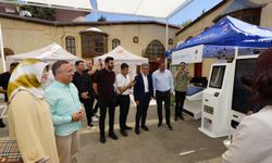 Vali Çeber ve Eşi GastroAntep Festivalini Gezdi