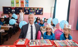 Tahmazoğlu’ndan Öğrencilerin Yüzünü Güldüren Hediye