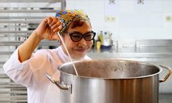 Taylandlı Şef Ülkesinin Mutfağının Gönüllü Elçiliğini Yapıyor
