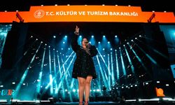 Tuğçe Kandemir, Gaziantep’i Şarkılarıyla Coşturdu!