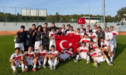 Genç Ay-Yıldızlılar Turnuvada Şov Yaptı