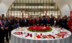 Yeni Vilayet binasında Cumhuriyet coşkusu