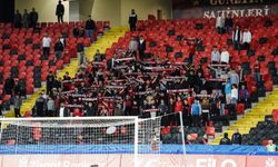 Sadık Taraftarlar Moral Verdi