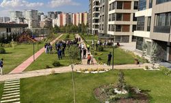 Site Bahçesinde Tekme-Tokatlı Kavga!