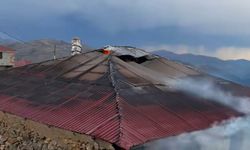 Eve Yıldırım Düştü, Yangın Çıktı