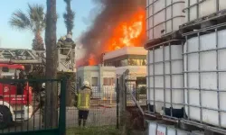 Parfüm Dolum Tesisinde Yangın