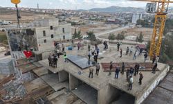 Deprem Konutları Davul Zurna İle Tamamlandı