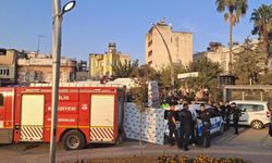 Halk Otobüsü Yayaya Çarptı