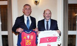 Dostluk Yemeğinde Buluştular