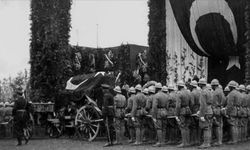 Arşivlerle Atatürk..