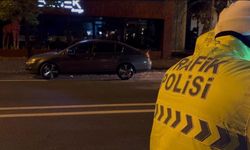 Gülerek Üfledi, Ağlayarak Ayrıldı