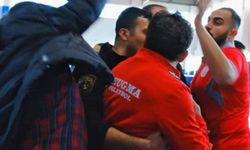 Voleybol Maçı Sonrası Saha Karıştı
