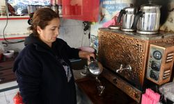Eşi Eleman Bulamayınca Devreye Girdi: Gaziantep’in Kadın Çaycısı Oldu
