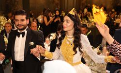 Gaziantepli İş İnsanının Kızı Görkemli Düğünle Evlendi