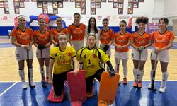 Gaziantep’ten İki Takım Kadınlar Salon Hokeyinde Süper Final’e
