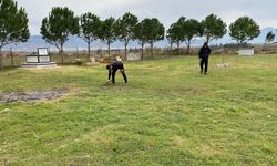 Gençlerden Mezarlıkta Vefa Örneği