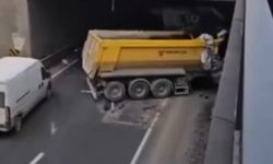 Kontrolünü Kaybeden Kamyon Alt Geçide Çarptı