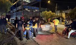 Lüks Otomobil Kamyona Çarptı, 1 Ölü