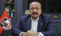 Memik Yılmaz Tribünlere Döndü