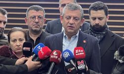 Özel’in Sesi Titredi, Gözyaşlarını Tutamadı