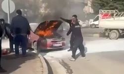 Seyir Halindeki Otomobil Alev Aldı