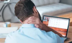 Teknoloji Kullanımı Arttıkça Fıtık Oranı Yükseliyor