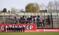 Kupada Galibiyet, Tribünde Kenetlenme