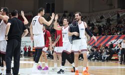 Gaziantep Basketbol Liderliğini Sürdürdü