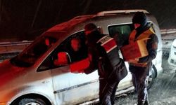 Gaziantep Yolunda Mahsur Kalanlara Sıcak Destek