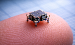 Kum Tanesinden Küçük Robot Geliştirildi