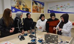 Anneler ve Kızları Kodluyor: Geleceği Birlikte Tasarlıyorlar