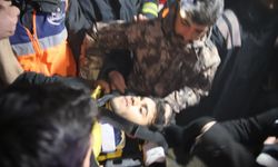 Enkaz Altında 4 Gün Hayatta Kaldı