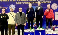 Halterciler 3 Madalyayla Döndü
