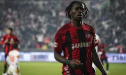 Lungoyi Kupada Yine Sahne Aldı